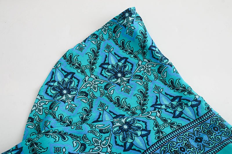 Αριστοκρατικό Φόρεμα Της Δεκαετίας Του '70 Σε Μπλε Τιρκουάζ